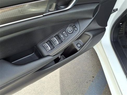 Used 2022 Honda Accord Sport image 12
