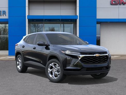 New 2026 Chevrolet Trax LS w/ LS Convenience Package FWD image 7