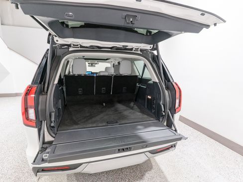 Used 2025 Ford Expedition Max Platinum w/ Platinum Ultimate Package AWD/4WD image 35