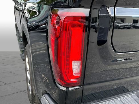 Used 2025 GMC Sierra 1500 SLT w/ SLT Premium Plus Package AWD/4WD image 29