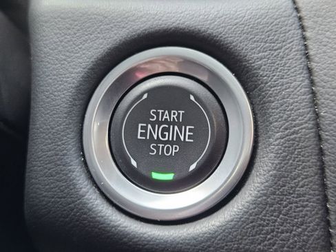 Used 2024 Chevrolet Tahoe Premier AWD/4WD image 25