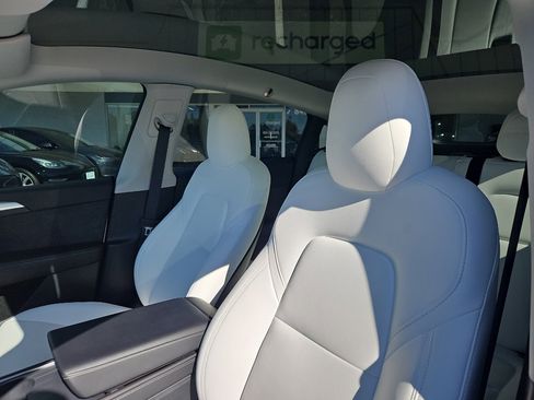 Used 2022 Tesla Model Y Long Range image 21