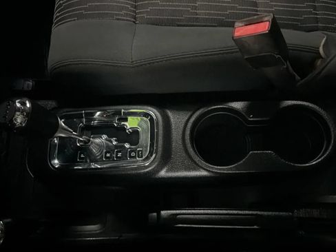 Used 2016 Jeep Wrangler Sport w/ Quick Order Package 24S AWD/4WD image 13