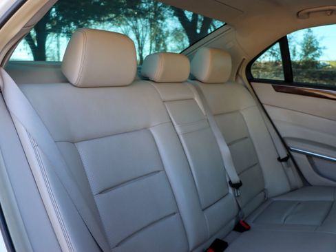 Used 2014 Mercedes-Benz E 350 Sedan image 19