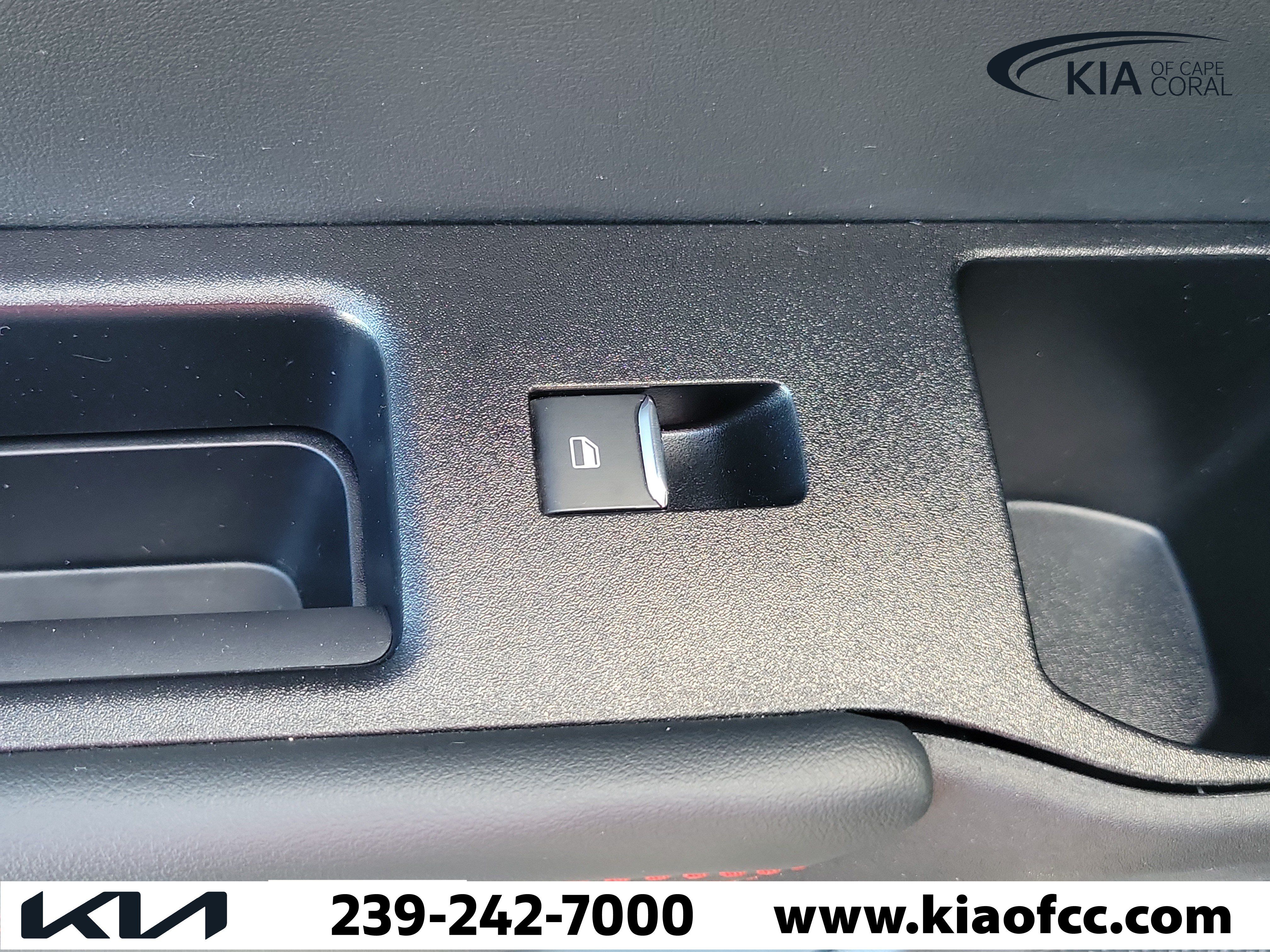Used 2025 Ford Explorer ST w/ Sun And Sound Package RWD image 17