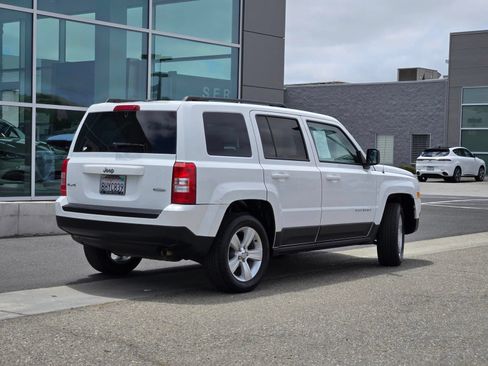 Used 2017 Jeep Patriot Latitude AWD/4WD image 4