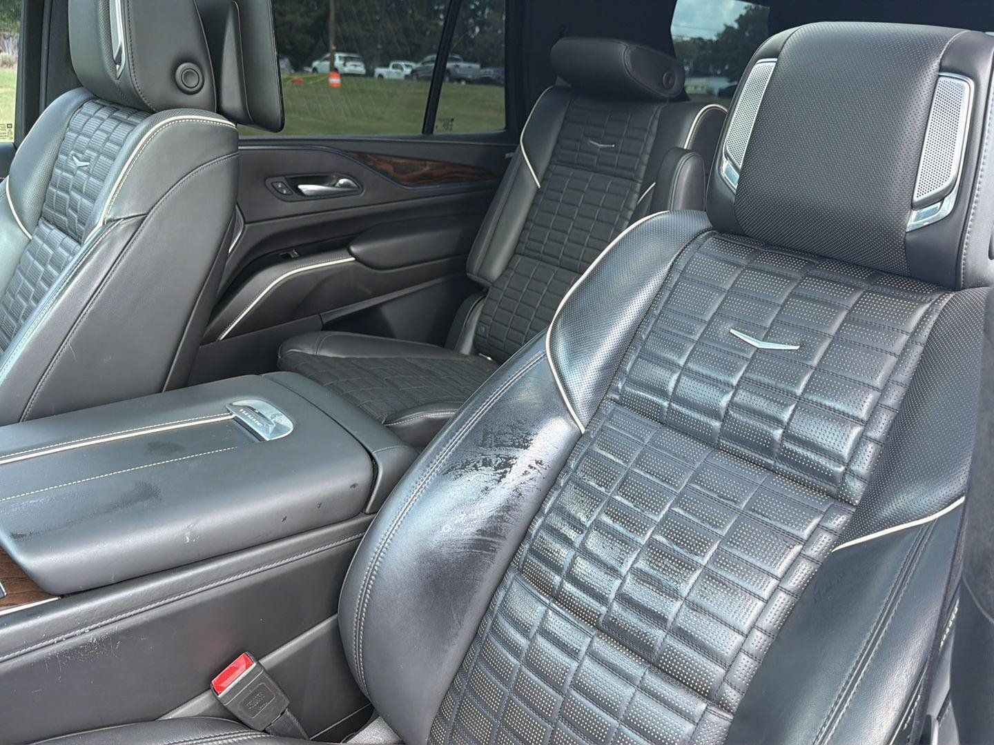Used 2021 Cadillac Escalade Premium Luxury Platinum RWD image 32