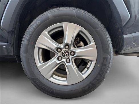 Used 2025 Toyota RAV4 XLE AWD/4WD image 7