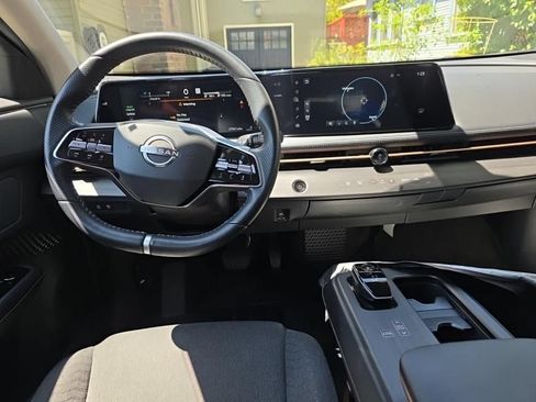 Used 2023 Nissan Ariya FWD image 3