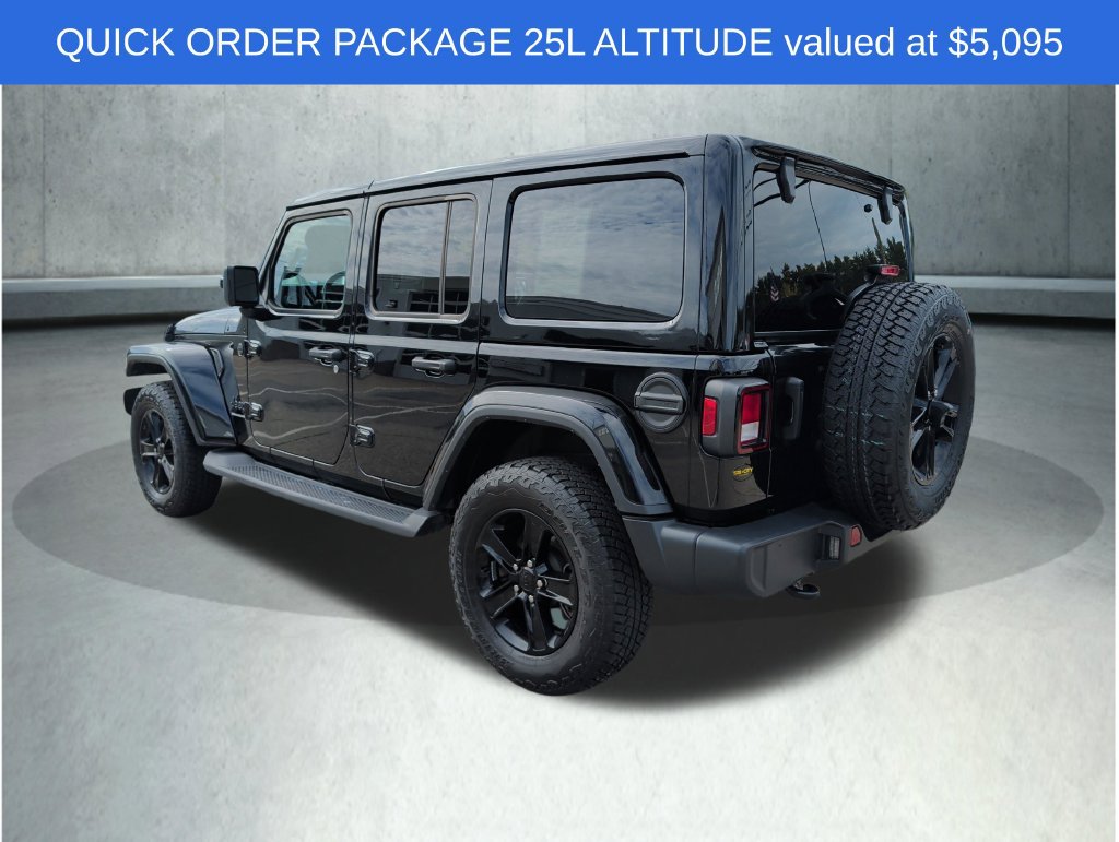 Used 2023 Jeep Wrangler Unlimited Sahara AWD/4WD image 4