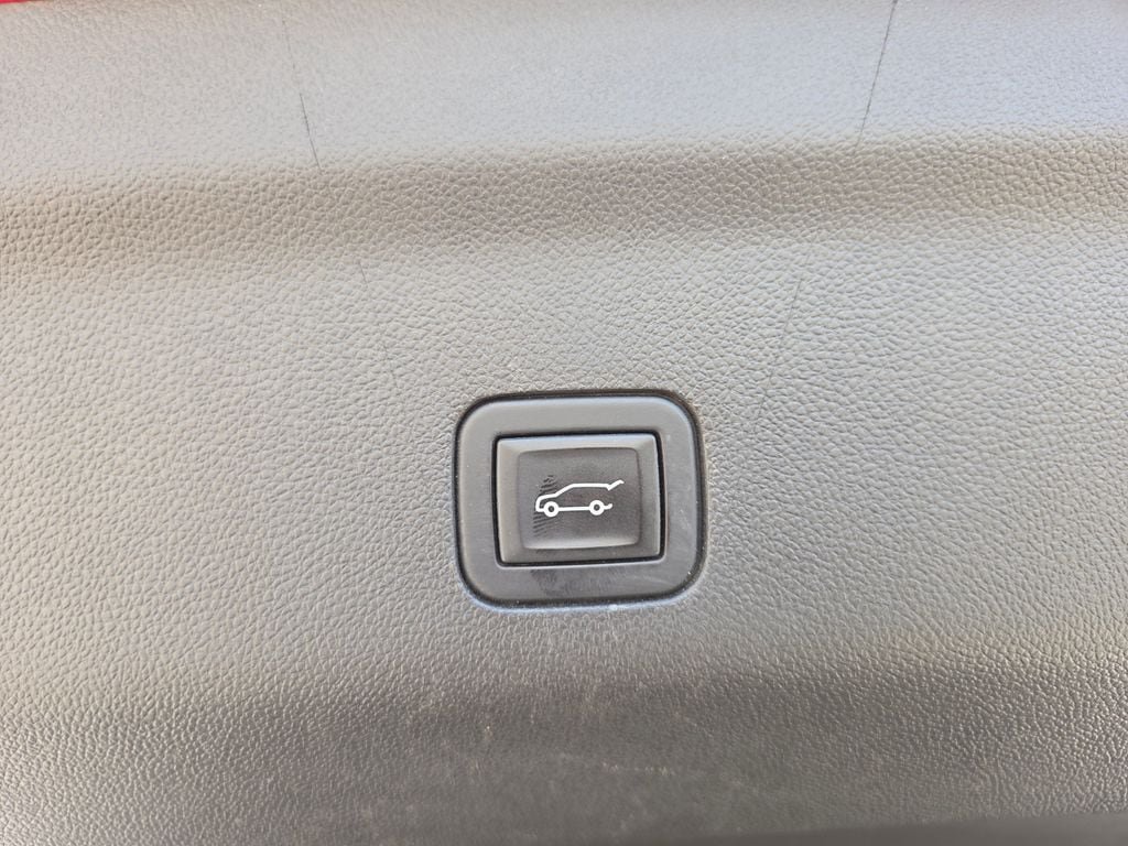 Used 2023 Chevrolet Suburban RST RWD image 15