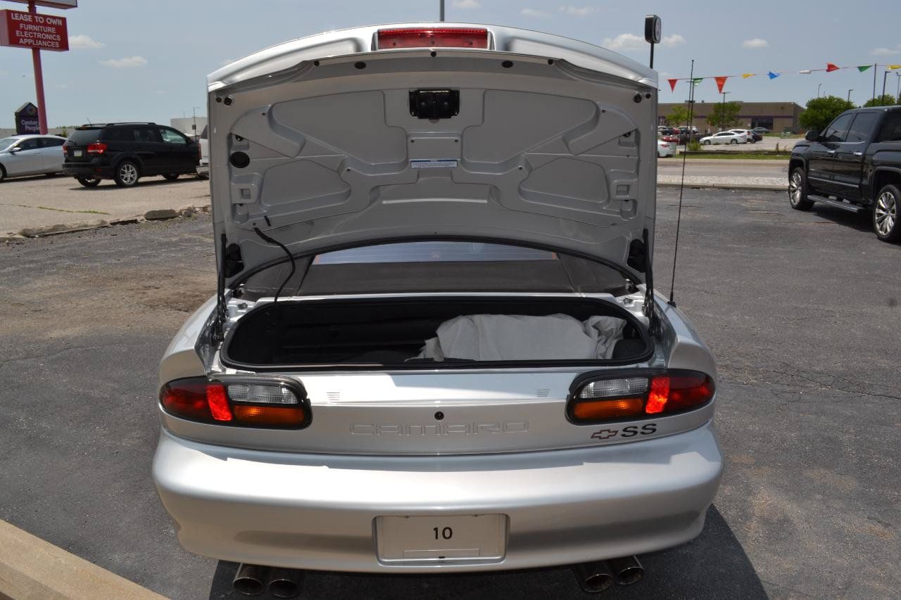 Used 2002 Chevrolet Camaro Z28 w/ SS Performance/Appearance Pkg RWD image 35