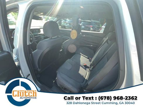 Used 2019 Hyundai Santa Fe SEL image 16