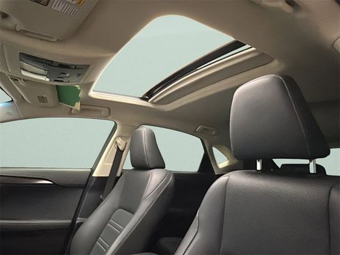 Used 2015 Lexus NX 300h AWD image 11