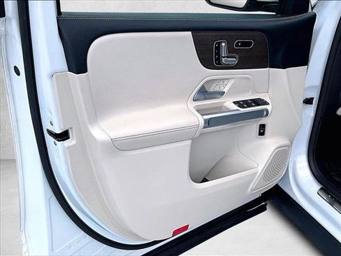 Used 2020 Mercedes-Benz GLB 250 GLB 250 image 18