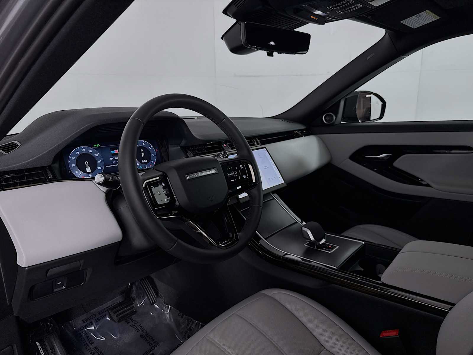 Used 2026 Land Rover Range Rover Evoque S AWD/4WD image 9