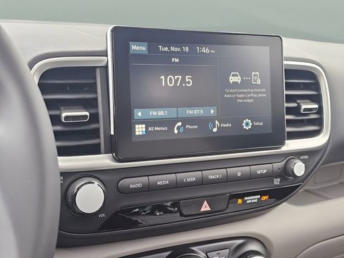 Used 2026 Hyundai Venue SEL image 18