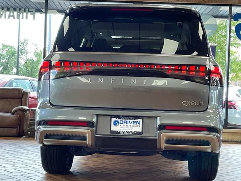 Used 2025 INFINITI QX80 Sensory AWD/4WD image 14