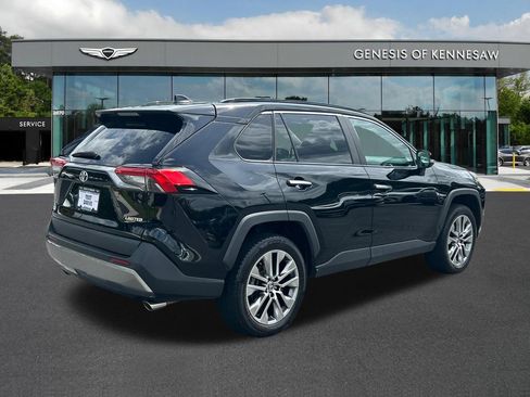 Used 2022 Toyota RAV4 Limited FWD image 7