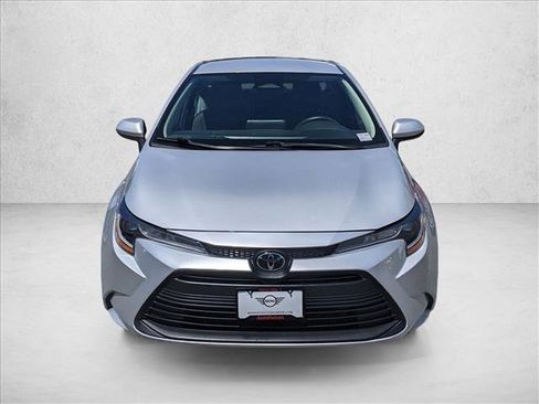 Used 2024 Toyota Corolla LE FWD image 2