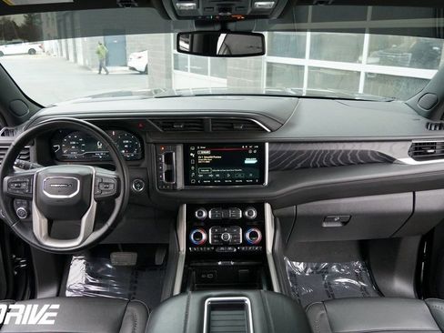 Used 2023 GMC Yukon XL Denali image 36