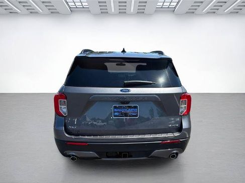 Certified 2023 Ford Explorer XLT w/ Equipment Group 202A AWD/4WD image 4
