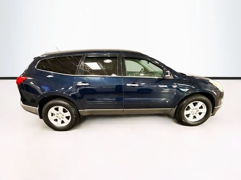 Used 2010 Chevrolet Traverse LT w/ Personal Connectivity Package FWD image 5