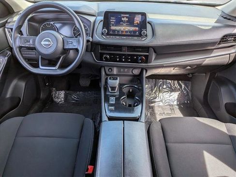 Used 2024 Nissan Rogue S image 17