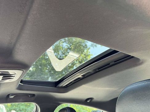 Used 2017 Chevrolet Cruze Premier FWD image 22