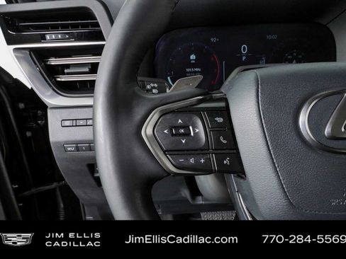 Used 2024 Lexus GX 550 w/ Accessory Package (2T) AWD/4WD image 10