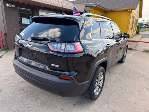 Used 2020 Jeep Cherokee Latitude Plus image 5