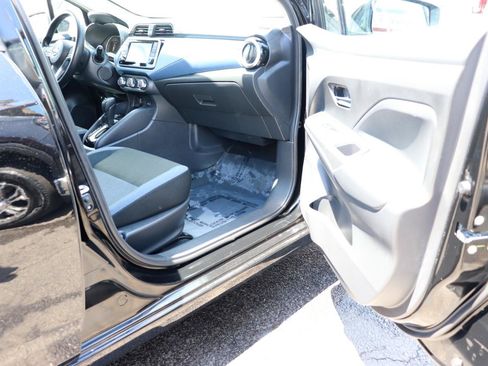 Used 2025 Nissan Versa SV FWD image 15