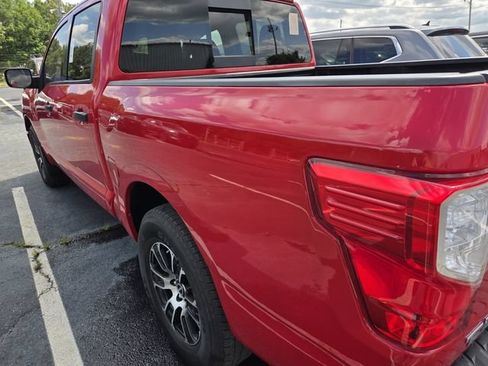 Used 2023 Nissan Titan SV RWD image 9