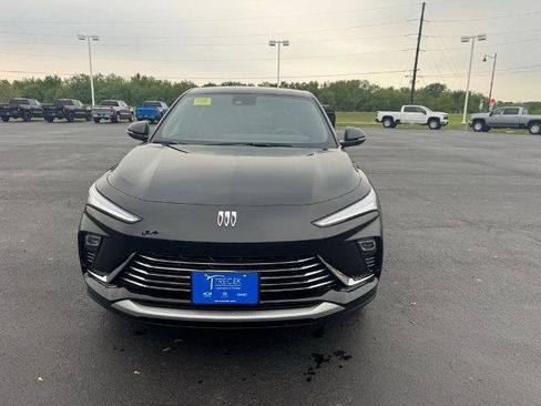 New 2025 Buick Envista Preferred w/ Convenience I Package image 2