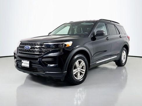 Used 2022 Ford Explorer XLT image 1