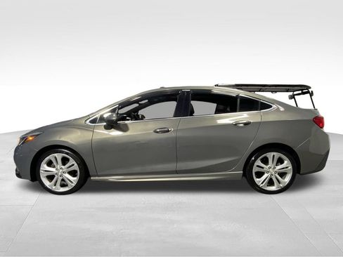 Used 2018 Chevrolet Cruze Premier w/ Premier True North Edition FWD image 6