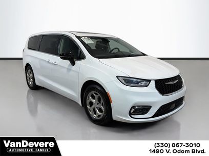 Used 2024 Chrysler Pacifica Limited