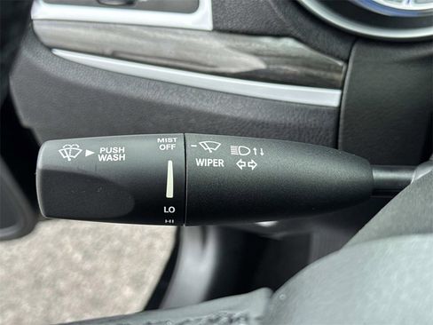 Used 2022 Chrysler 300 Touring w/ Sport Appearance Package image 41