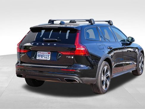 Used 2021 Volvo V60 T5 Cross Country w/ Climate Package AWD/4WD image 7