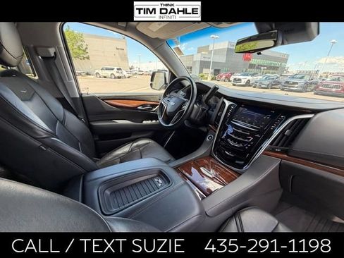 Used 2019 Cadillac Escalade Premium Luxury AWD/4WD image 12