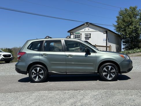 Used 2014 Subaru Forester 2.5i image 2