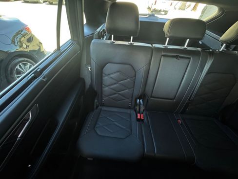 Used 2025 Volkswagen Atlas Cross Sport SE image 39