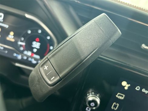 Used 2024 GMC Sierra 2500 AT4 w/ AT4 Premium Plus Package image 17