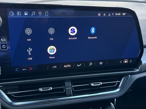 New 2026 Chevrolet Equinox EV LT image 18