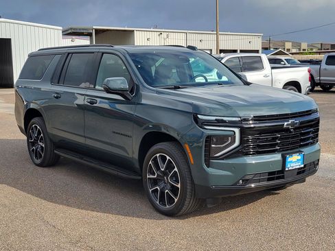 New 2026 Chevrolet Suburban RST image 7