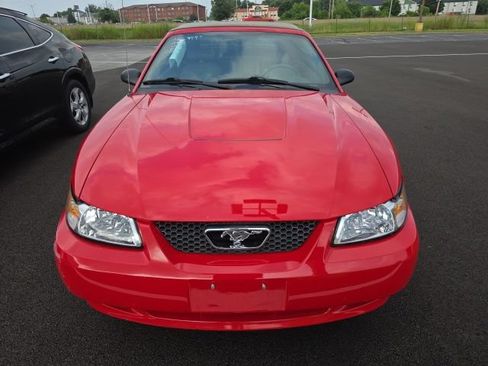 Used 2004 Ford Mustang Convertible RWD image 7
