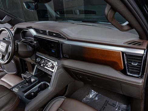 Used 2025 GMC Sierra 1500 Denali w/ Denali Reserve Package image 18