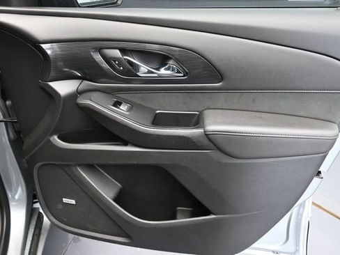 Used 2023 Chevrolet Traverse High Country w/ LPO, Floor Liner Package FWD image 37