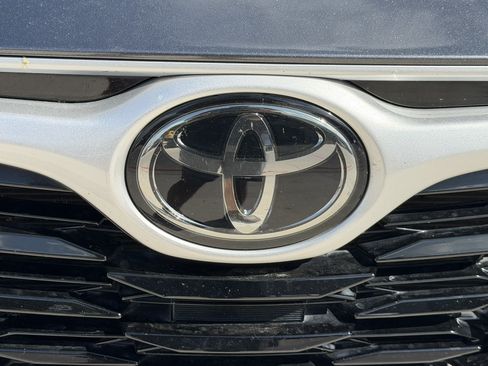 Used 2021 Toyota Highlander XLE FWD image 5