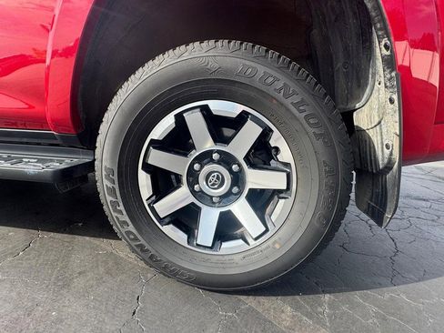 Used 2024 Toyota 4Runner TRD Off-Road Premium image 11